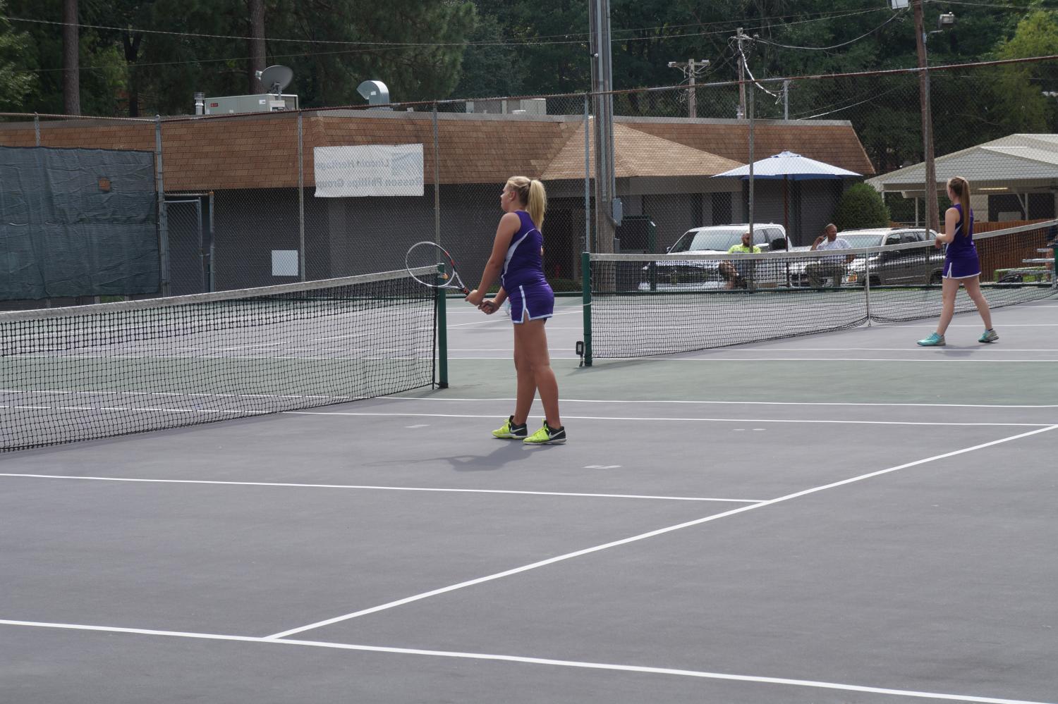 EHS Tennis Cats earn victory over Arkansas High