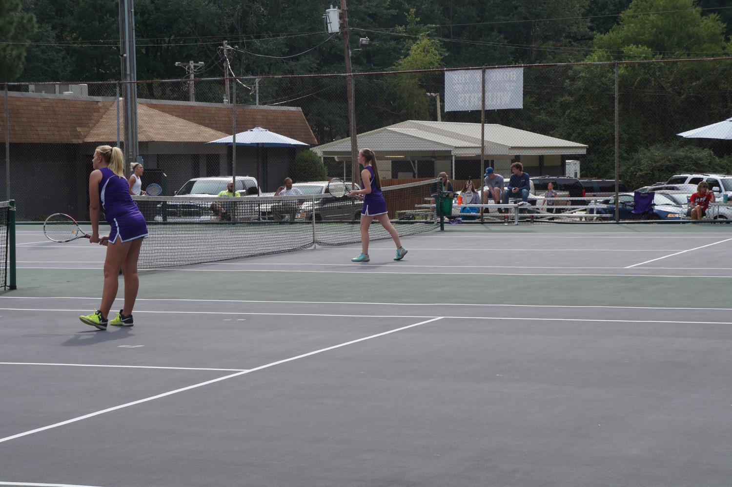 EHS Tennis Cats earn victory over Arkansas High