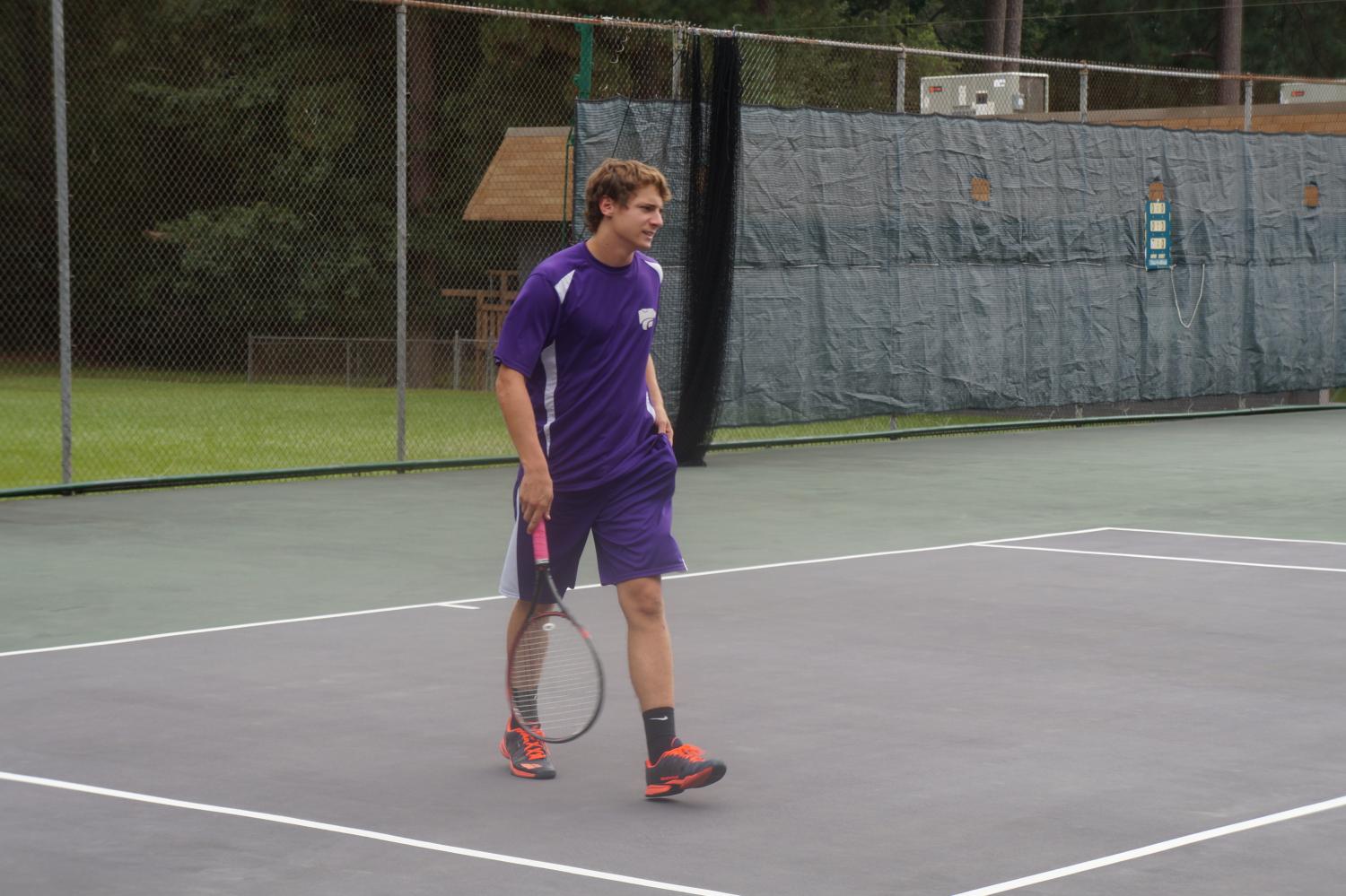 EHS Tennis Cats earn victory over Arkansas High