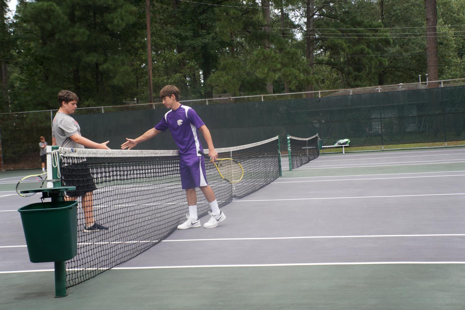 EHS Tennis Cats earn victory over Arkansas High