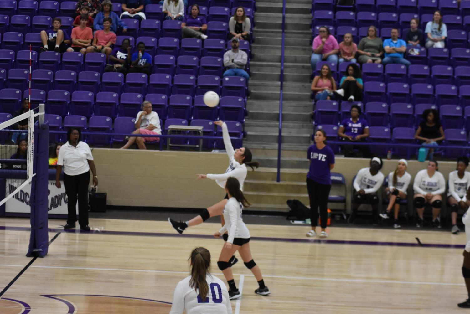 EHS Volleyball squares off against Camden-Fairview