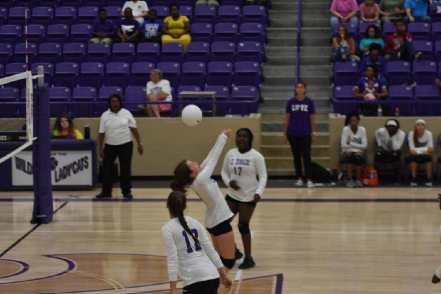 EHS Volleyball squares off against Camden-Fairview