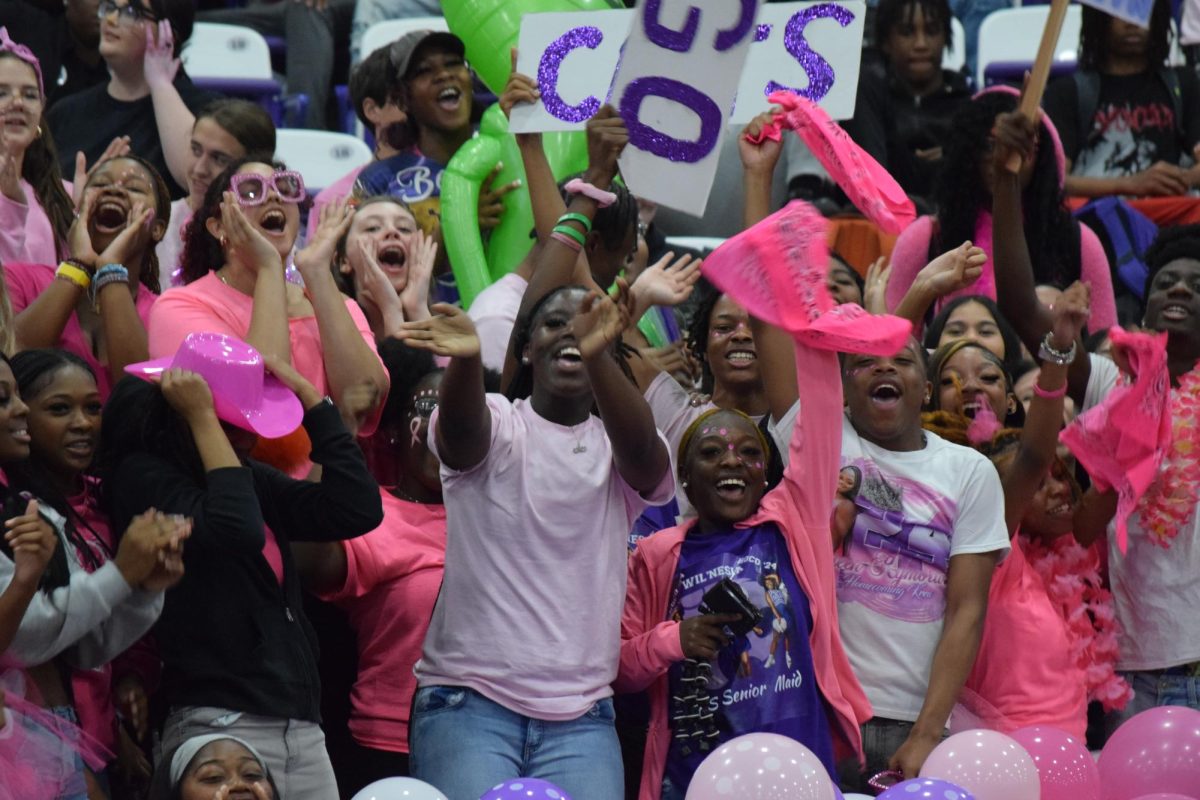 EHS students cheering for homecoming court