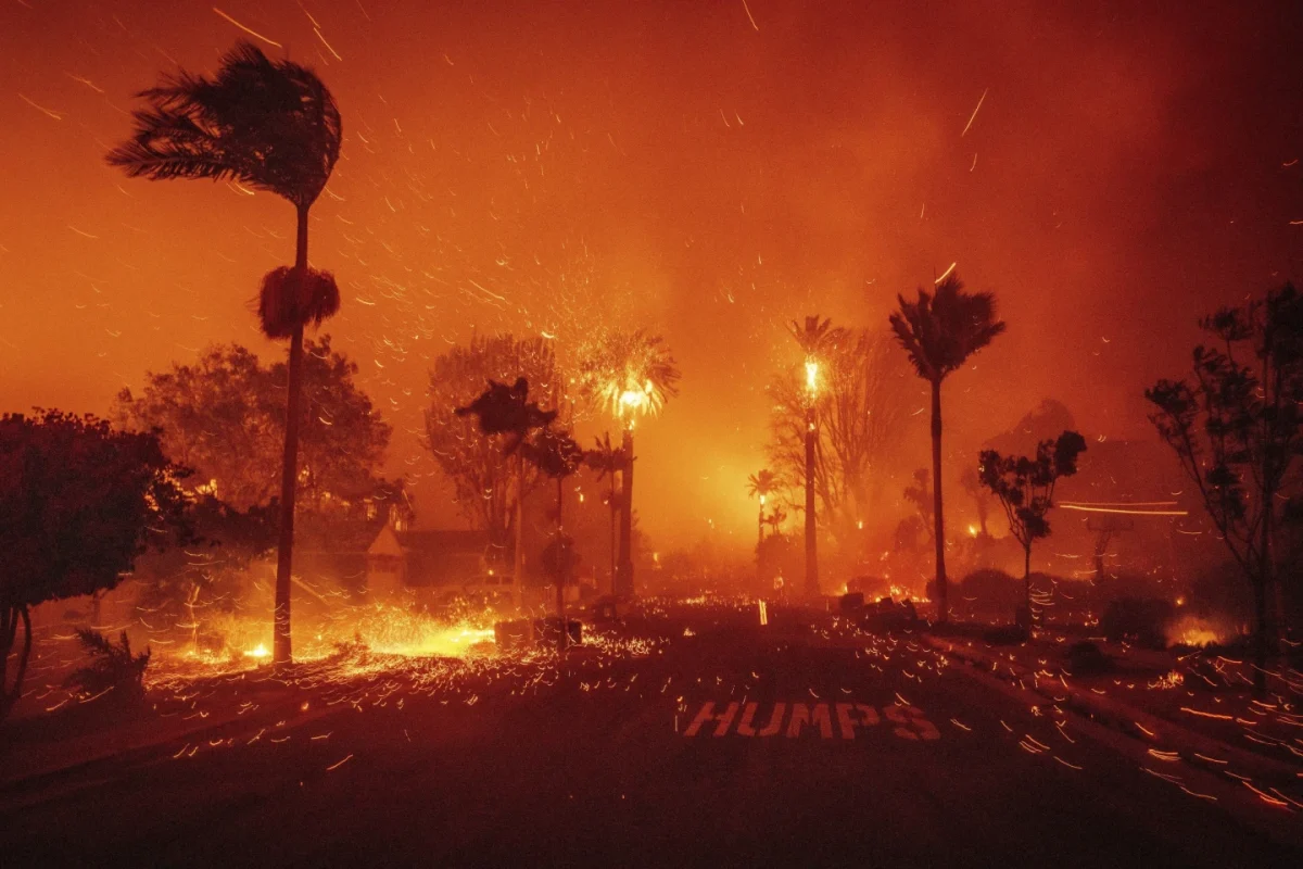 Palisades fire engulfs entire neighborhood             